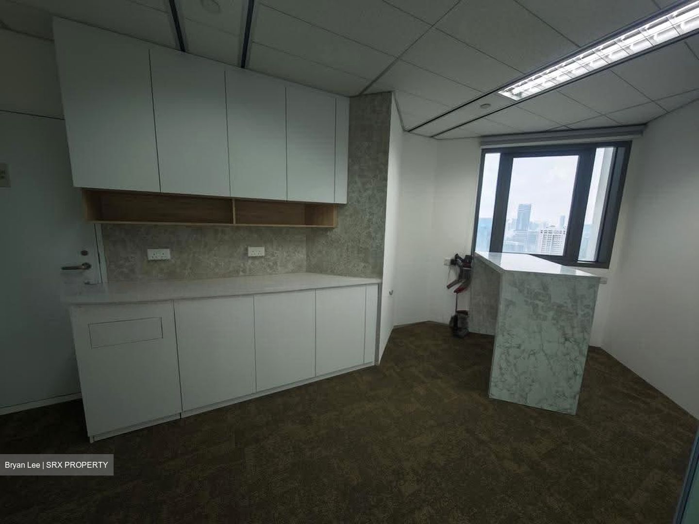 Bank Of China Building (D1), Office #629662171